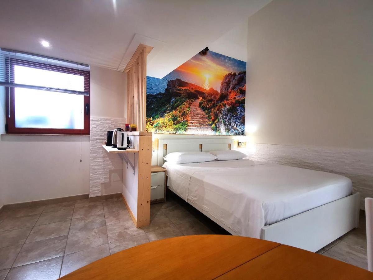 Guru House B&B Apartments Milazzo Exteriér fotografie